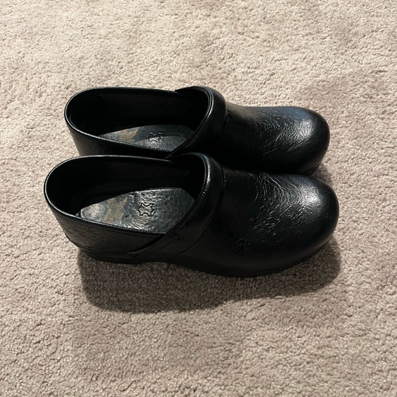 Dansko Shoes - Professional Black - Picture 2 of 5